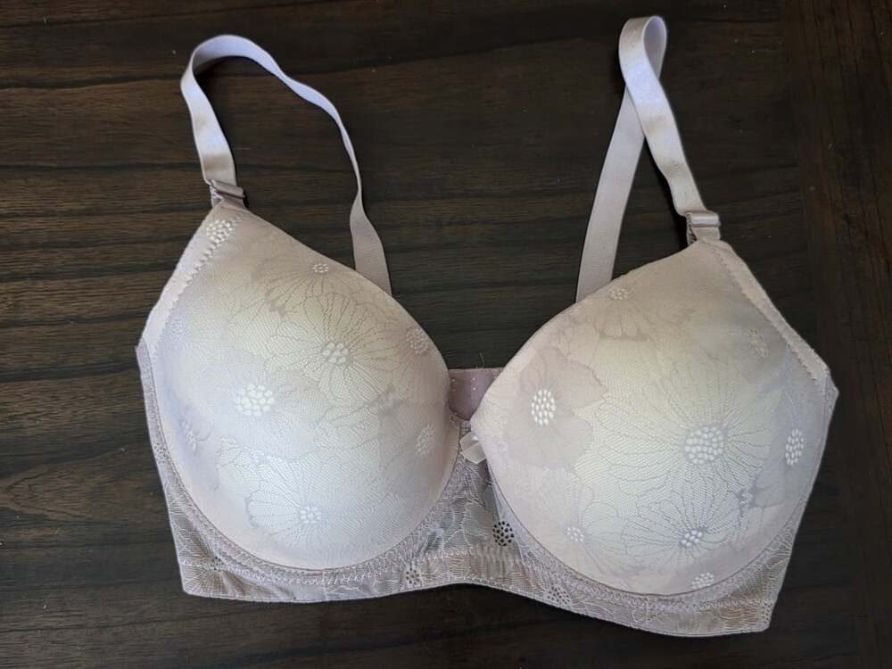 Jennifer 68539D Bra Size 40DD Floral Lace Underwire Neutral Beige